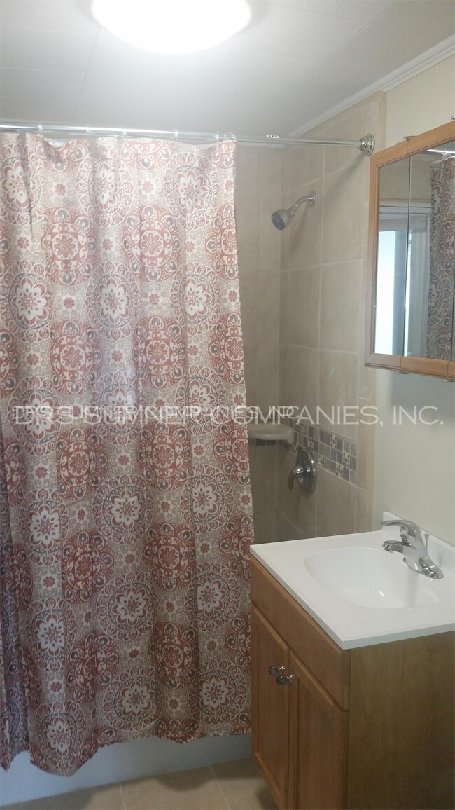 Foto del edificio - 14001 Bedford Rd NE