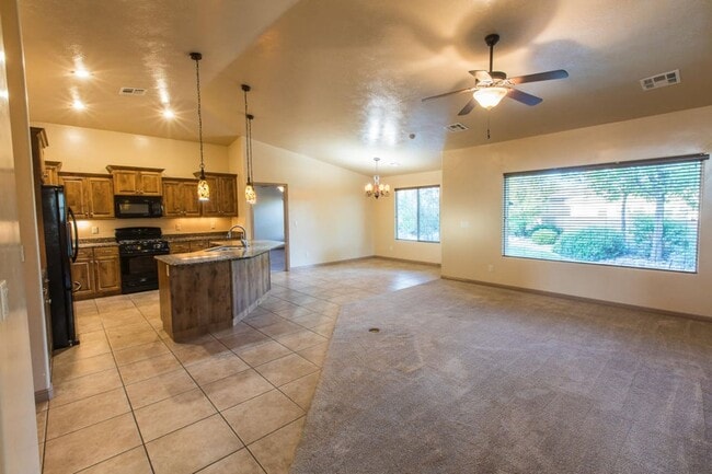 Building Photo - Custom 3 Bedroom Single-Family Home in Pri...
