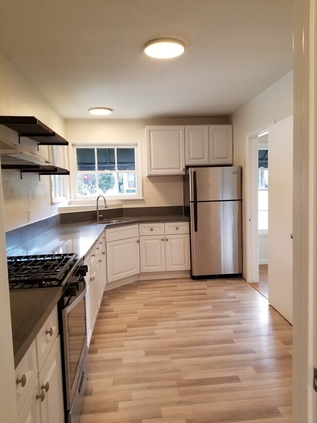 Foto del edificio - 14701 Burbank Blvd