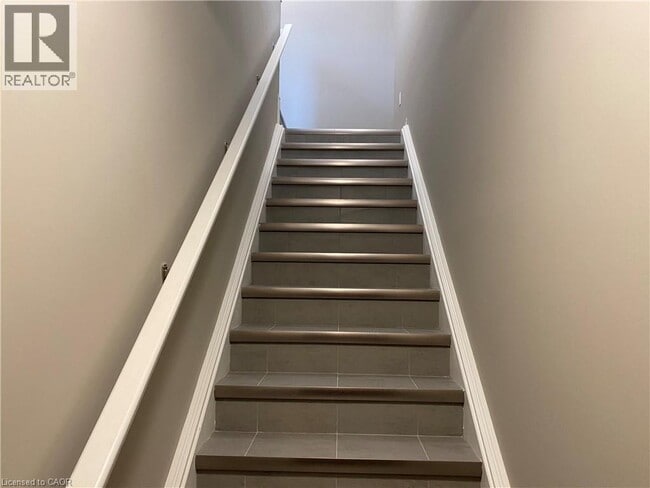 Building Photo - 4 Wheat Ln.