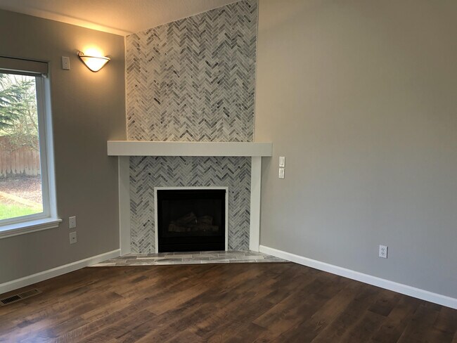 Building Photo - 5000 Caribou Ct SW