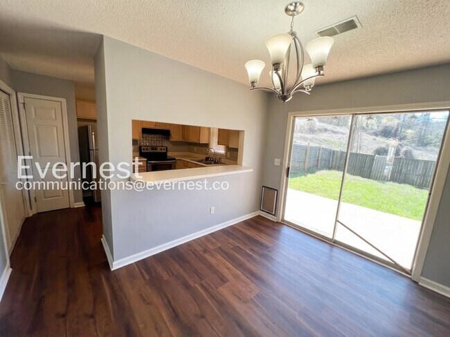 Foto del edificio - 5016 Cheshire Ct