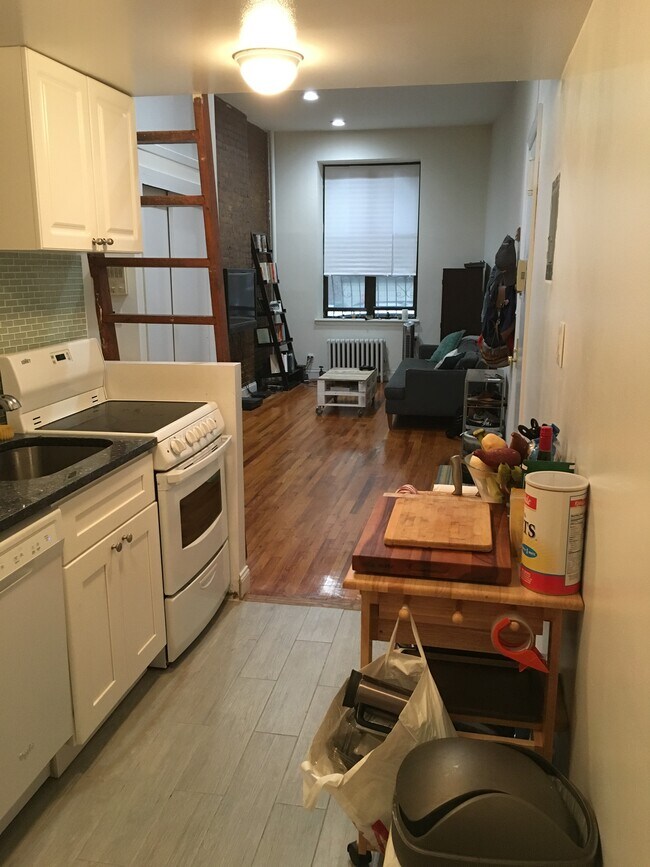Kitchen & LR - 405 E 90th St