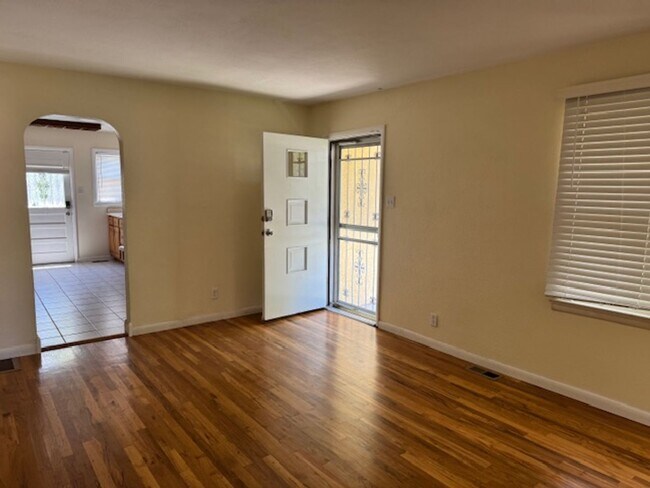 Building Photo - ALL PROSPECTIVE TENANTS MUST SUBMIT A $58 ...