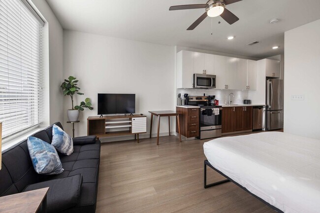 Foto del edificio - 633 E Main St