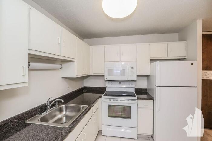 Primary Photo - 60 E Scott St