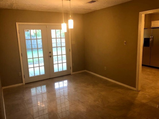 Building Photo - 18002 Glenledi Dr