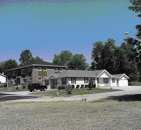 Primary Photo - 40-46 Robin Ave