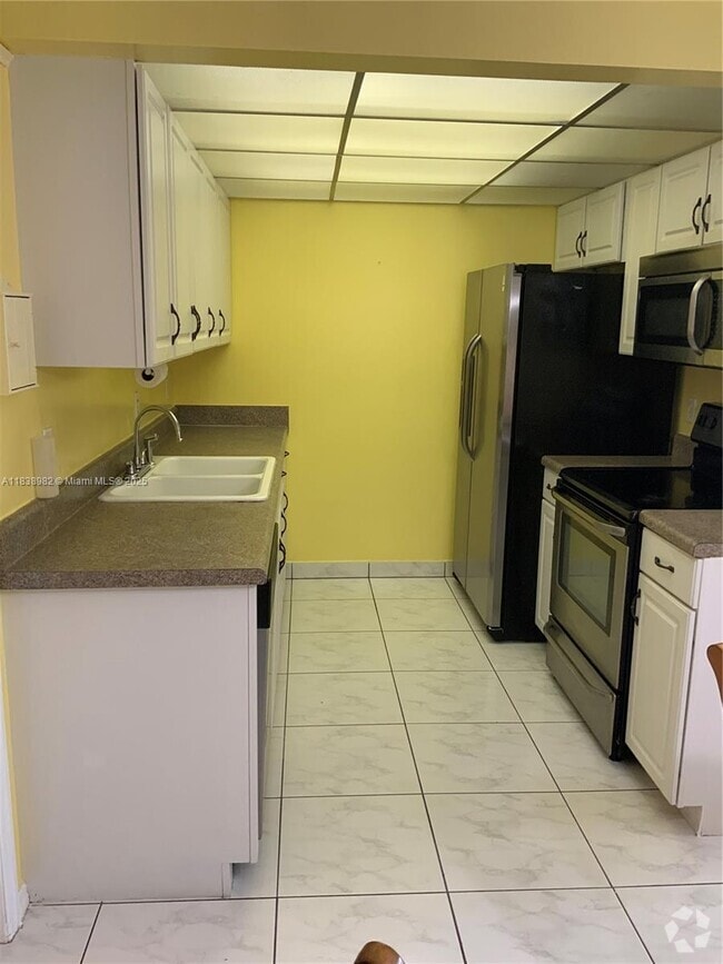 Building Photo - 2405 Antigua Cir