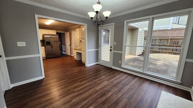 Building Photo - Spacious 5-Bedroom Home with Amenities in Woodstock!