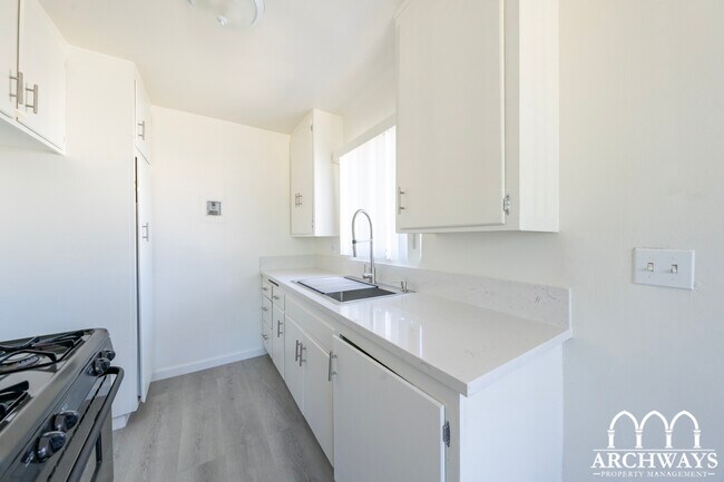 Building Photo - 6449 Troost Ave