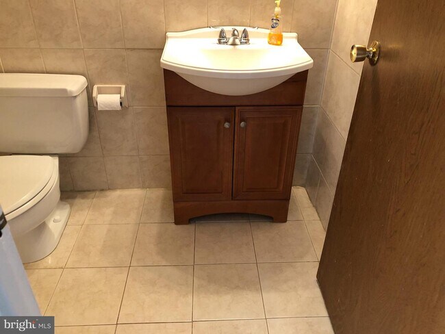 Foto del edificio - 11208 Chestnut Grove Square