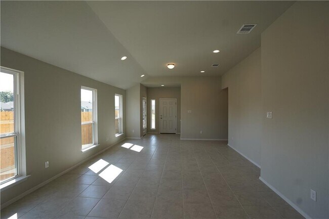 Foto del edificio - 131 Trailstone Dr