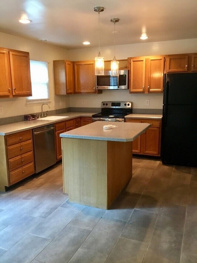 Building Photo - 3 br, 1.5 bath House - 140 OLD HERSHEY ROAD