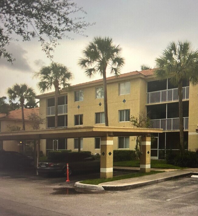 Building Photo - 410 S Park Rd