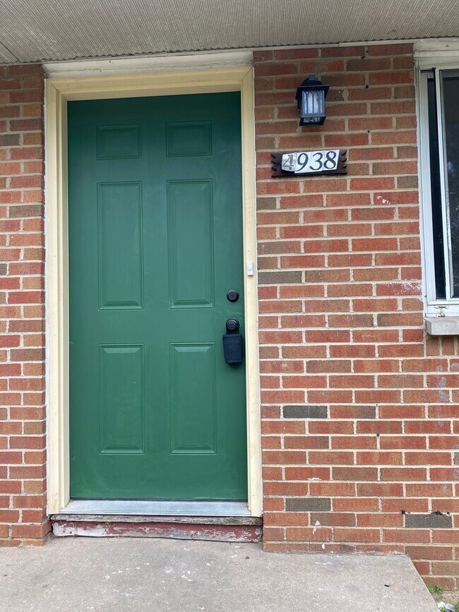 Foto del edificio - 4934-4942 Queens Avenue