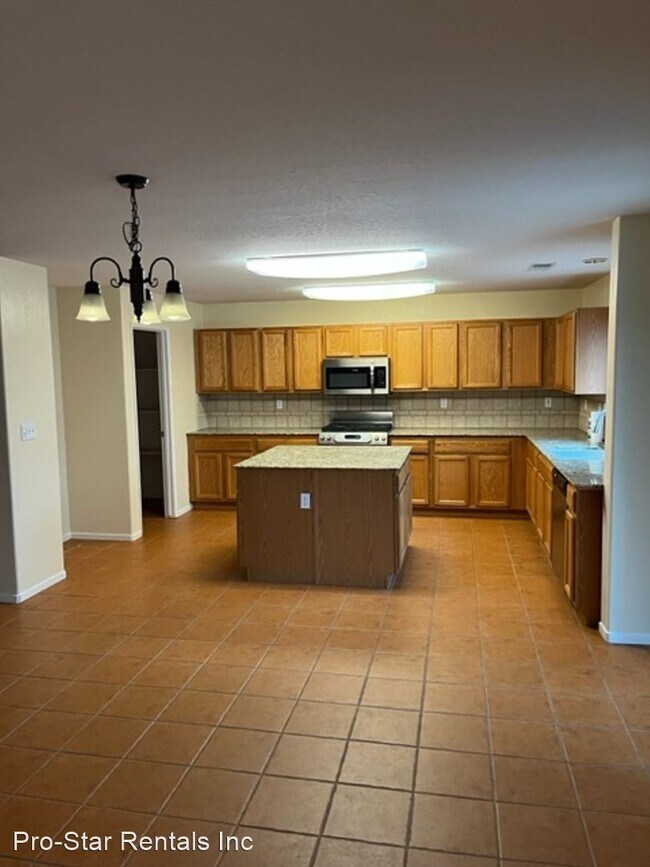 Building Photo - 5 br, 2 bath House - 2016 W Heather Ln.