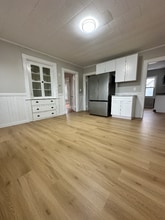 Building Photo - 84 Exeter Ave