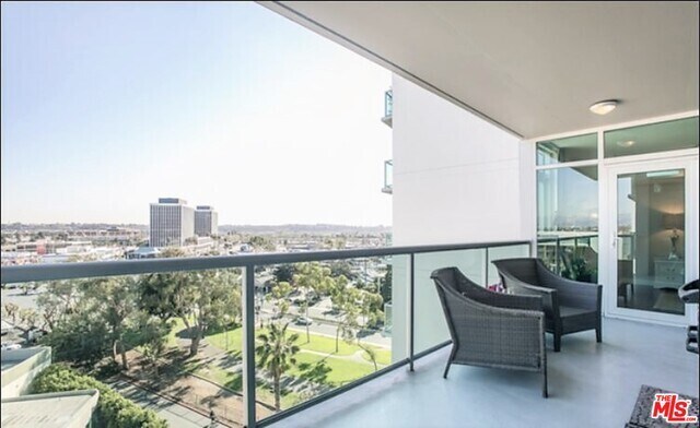 Primary Photo - 13600 Marina Pointe Dr