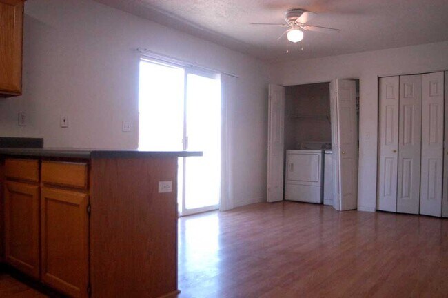Foto del edificio - 4013 Lake Mountain Dr