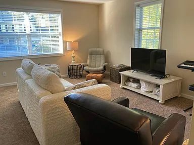 Building Photo - 872 Chestnut Tree Dr