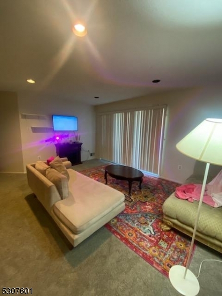 Building Photo - 20 Opal Ct