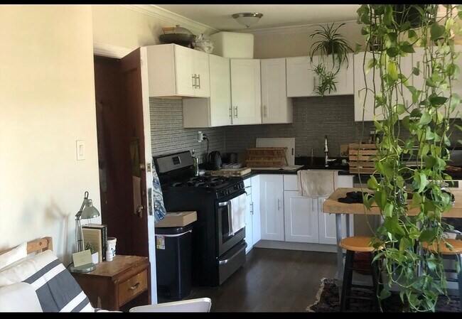 Foto del edificio - 2129 N Dayton St