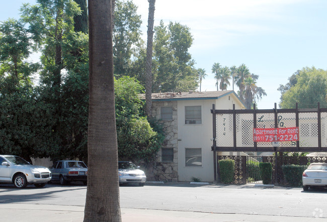 Building Photo - Lido Palms