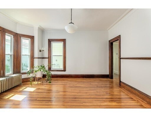 Foto del edificio - 14 Evergreen Ave