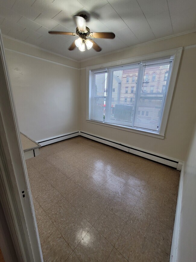 Dinning area - 431 Avenue C