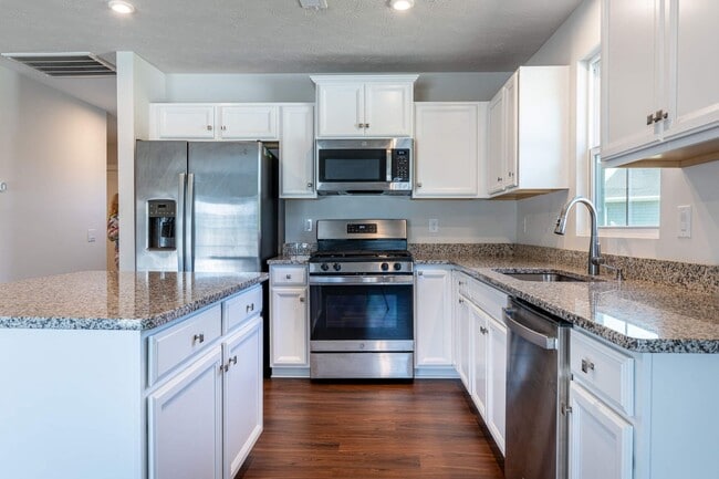 Building Photo - Gorgeous Newer Home in New Development