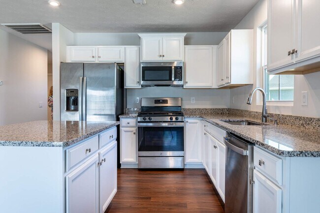 Foto del edificio - Gorgeous Newer Home in New Development