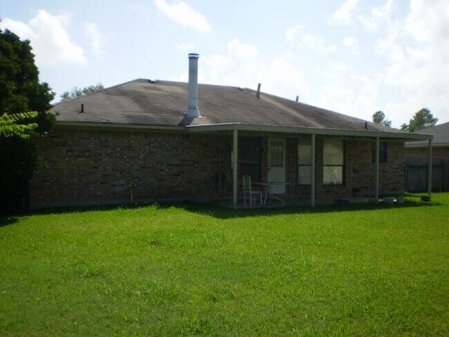 Building Photo - *$500 OFF FIRST MONTH'S RENT*SOUTH BOSSIER...