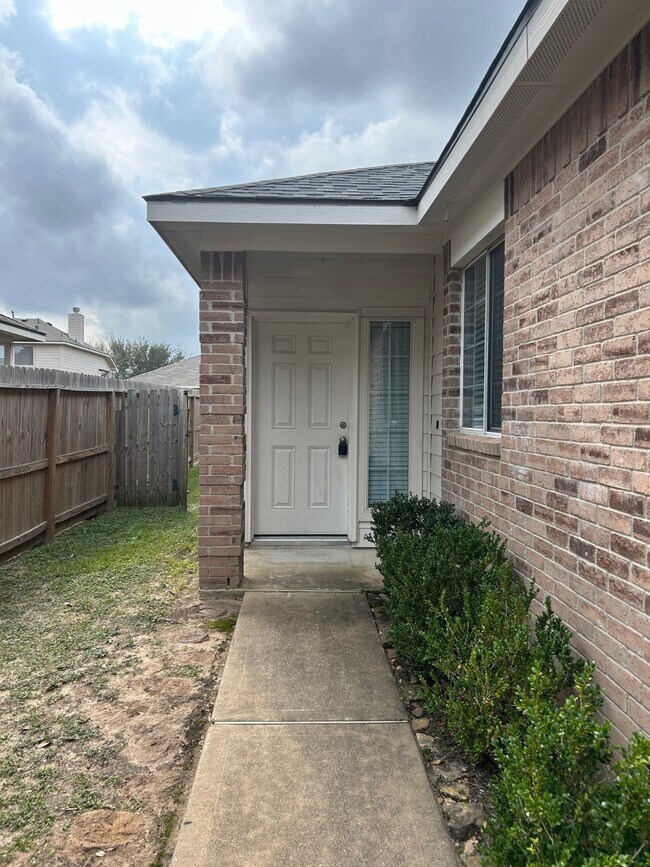 Foto del edificio - 20239 Goss Hollow Ln