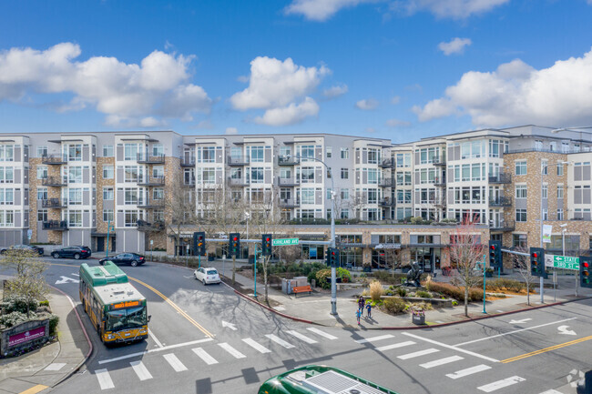 Foto del edificio - Kirkland Central Condominiums