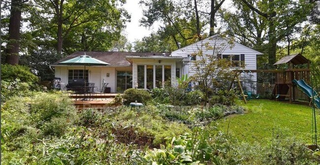 Building Photo - 6534 JAY MILLER DR