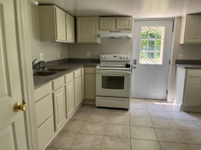 Building Photo - 3015 Broomes Island Rd