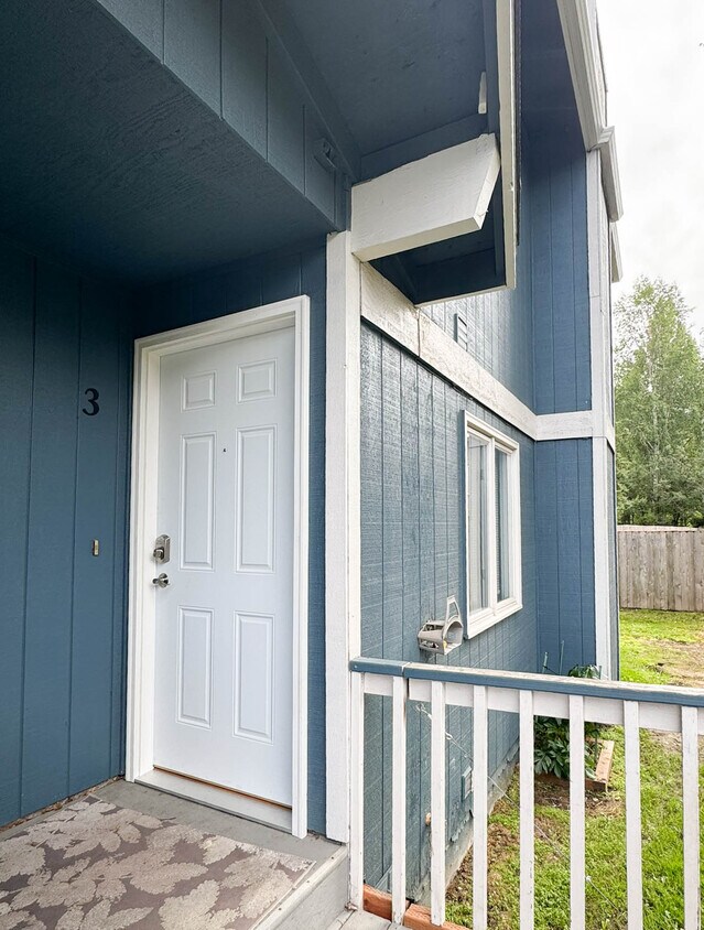 Building Photo - 1140 Golden Dawn Cir