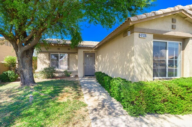 Foto del edificio - 47375 Mangrove St