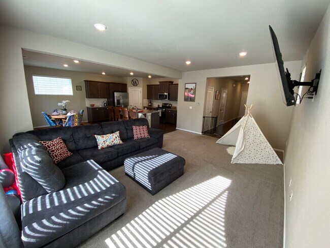 Foto del edificio - 8651 Spartacus St NE