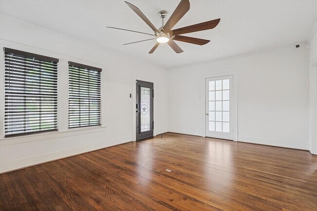 Foto del edificio - 5620 Richmond Ave