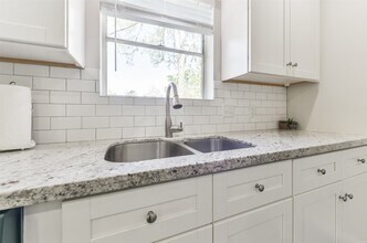 Building Photo - 503 Hortense St