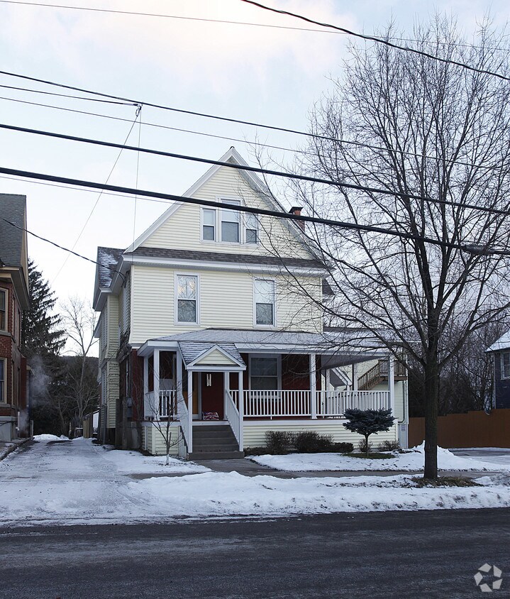 Building Photo - 76 Elm St