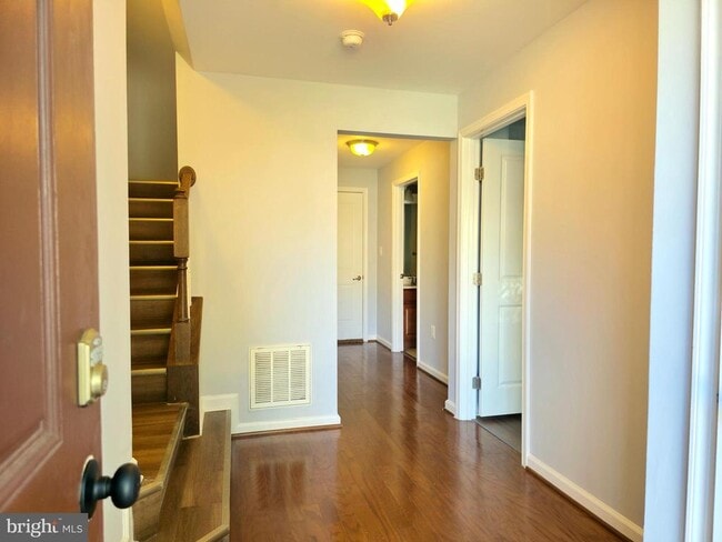 Building Photo - 5323 Smith's Cv Ln
