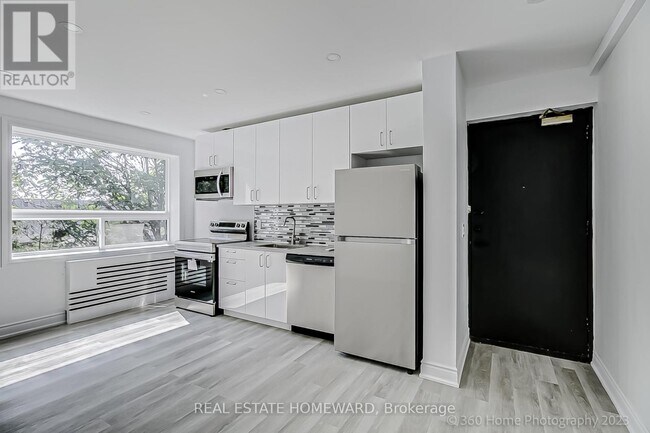 Photo du bâtiment - 419 Woodbine Ave