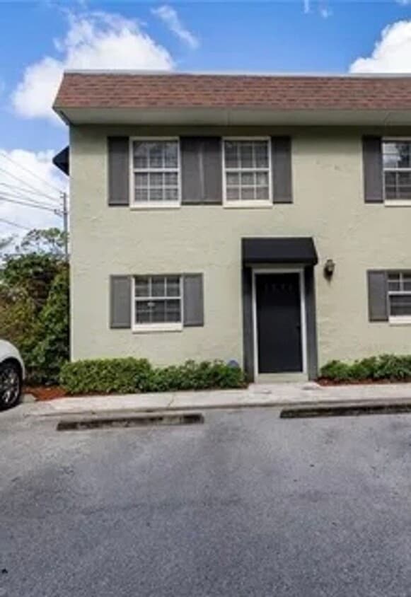 Foto principal - Simple & comfortable 2Beds/1Bath condo-liv...
