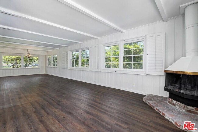 Building Photo - 5010 Libbit Ave