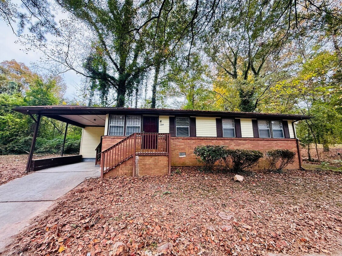 Foto principal - 4 Bed, 2 Bath Ranch Home in Atlanta!!