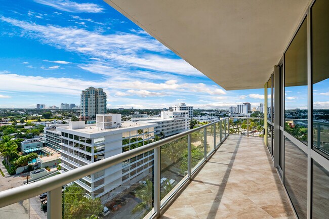 Building Photo - 1200 Holiday Dr