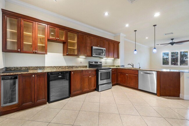 Foto del edificio - 8429 Cocoplum Sound Ln